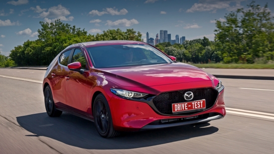 Mazda 3 hečbeka testa brauciens